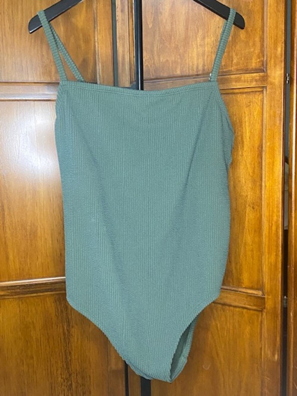 Kona Sol Women’s XL Olive Green Textured One Piece Swimsuit Open Back Adjustable